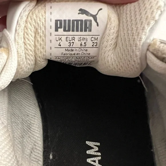 PUMA SNEAKERS, Women’s Sz 6.5, White Leather Sneakers w/ Snake Print Form Strip. - Picture 8 of 11